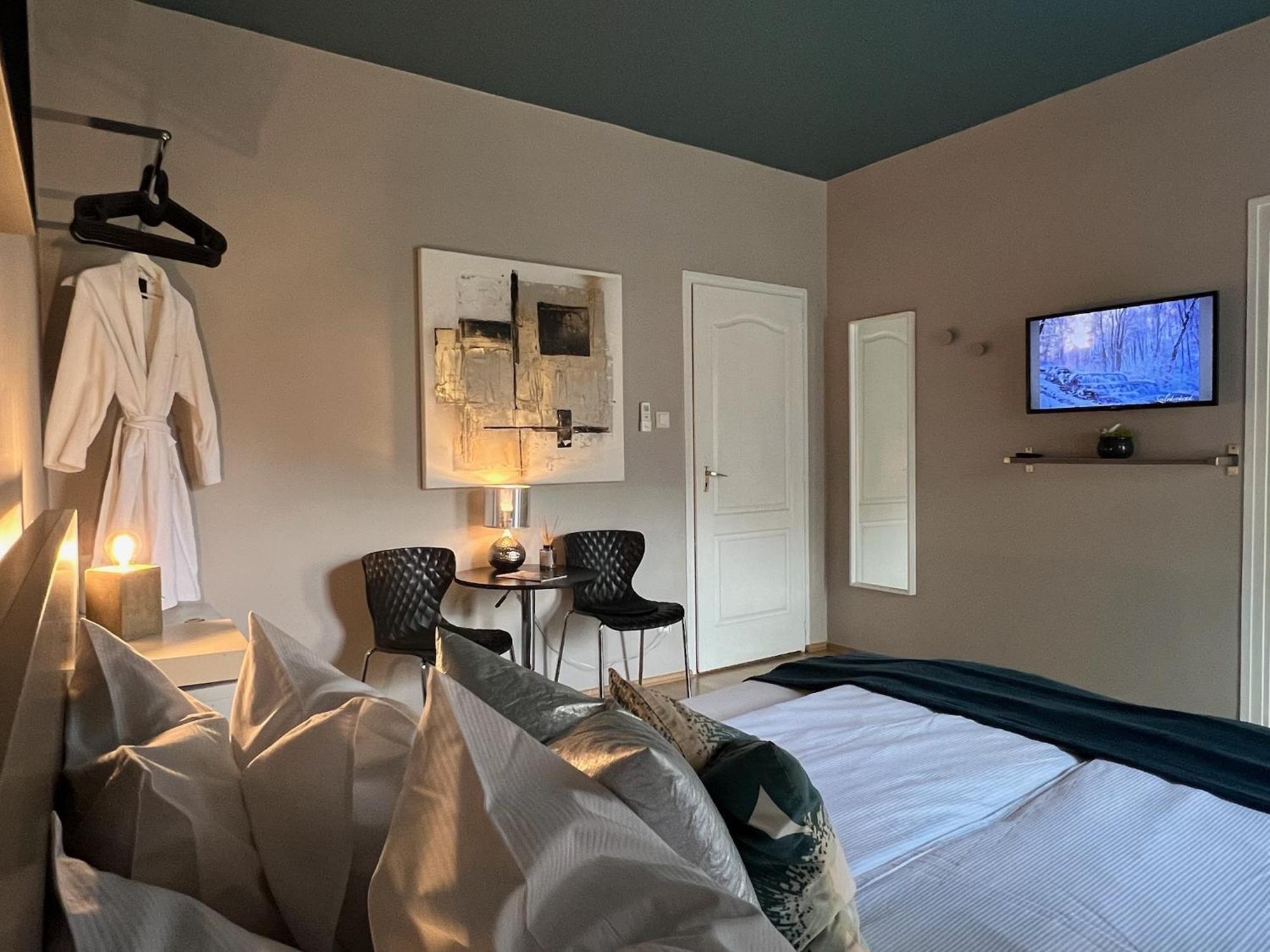 Margareta Garden & Spa Eger Ngoại thất bức ảnh
